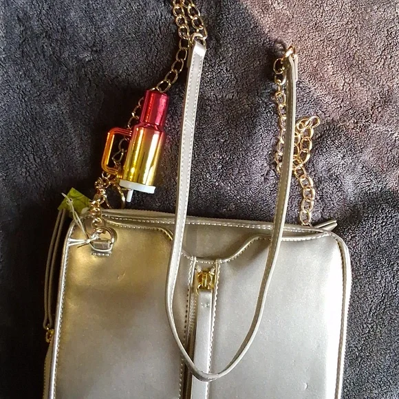 Giani Binni Metallic Gold Chain Crossbody Bag with Front Pocket NWT - Picture 3 of 9